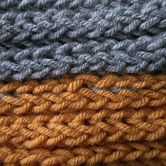 Handmade Knit Turban Headband - Picture 4 of 5